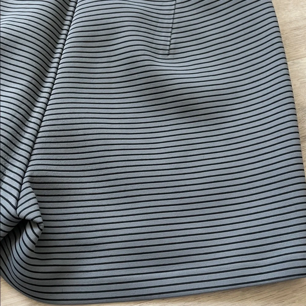 Lululemon‎ Shaped Short Stripe 3” in Sterling Athleisure Workout Yoga Womens 6